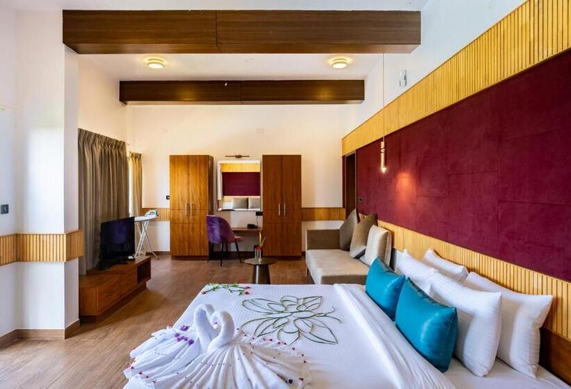 Люкс Повышенной Комфортности, Sportico Resort Bangalore