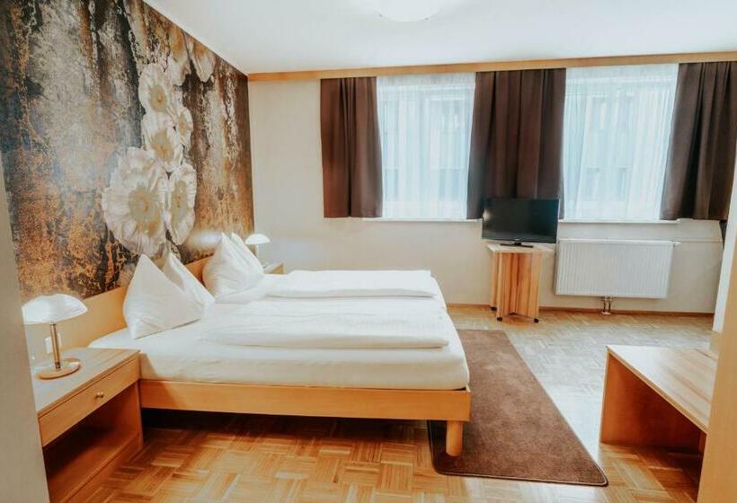 스탠다드 룸, Am Kapuzinerplatz