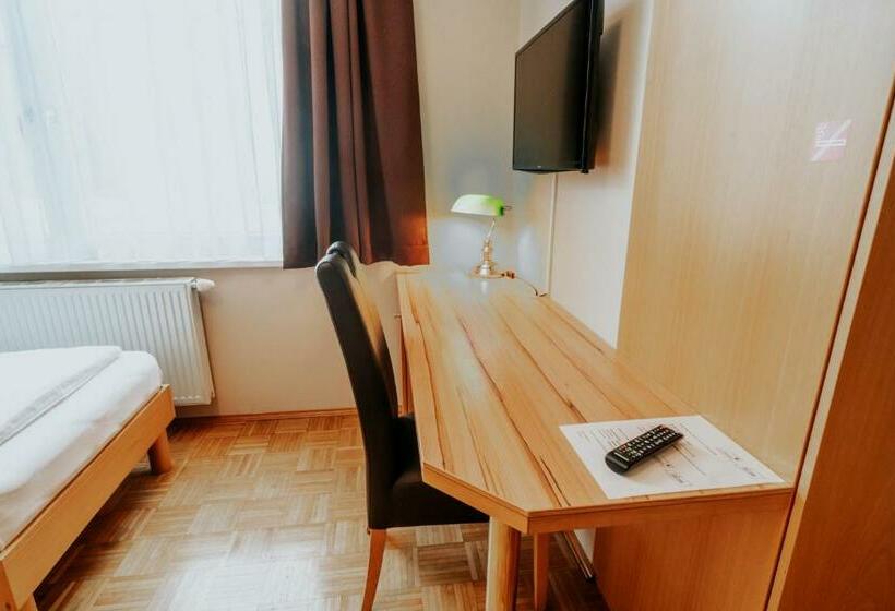 스탠다드 룸, Am Kapuzinerplatz