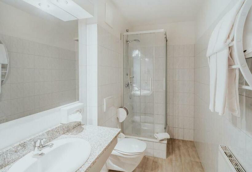 Номер Стандарт, Am Kapuzinerplatz