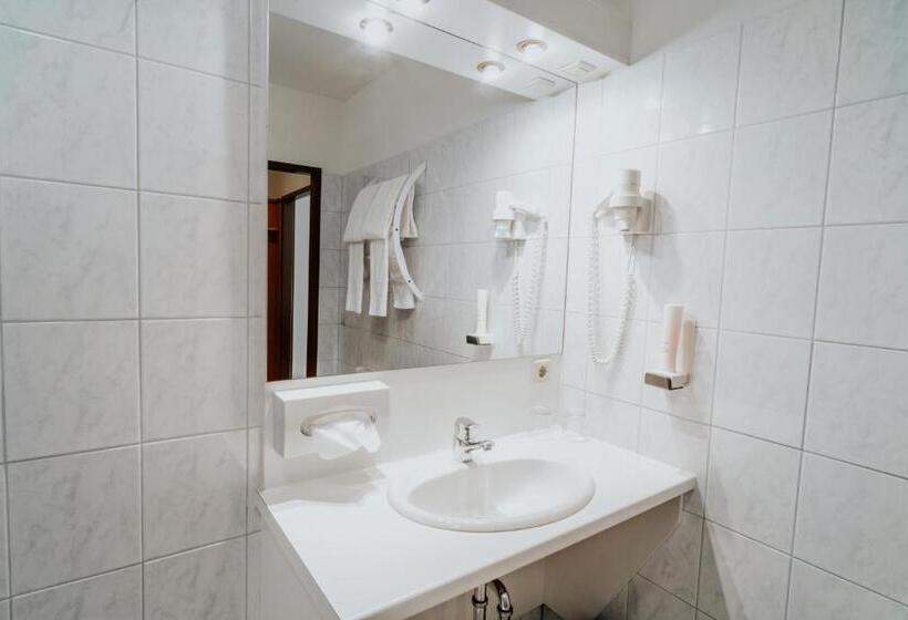 Полулюкс, Am Kapuzinerplatz