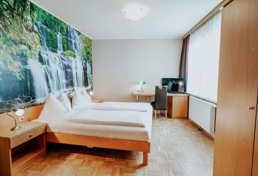 Полулюкс, Am Kapuzinerplatz