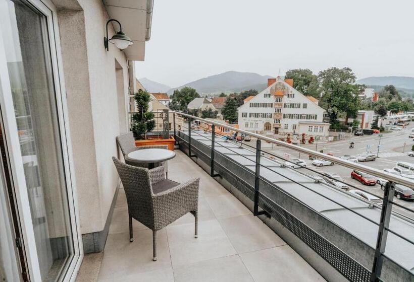 Полулюкс с Балконом, Am Kapuzinerplatz