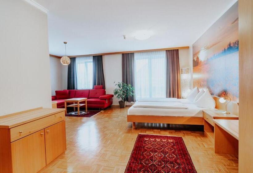 Полулюкс с Балконом, Am Kapuzinerplatz