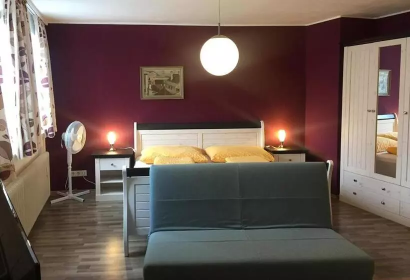 Standard Neljän Hengen Huone Jaettu Kylpyhuone, Pension Sonne Bed & Breakfast