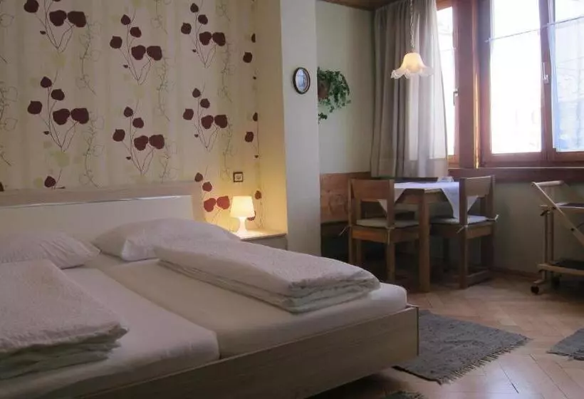 Standard Neljän Hengen Huone Jaettu Kylpyhuone, Pension Sonne Bed & Breakfast