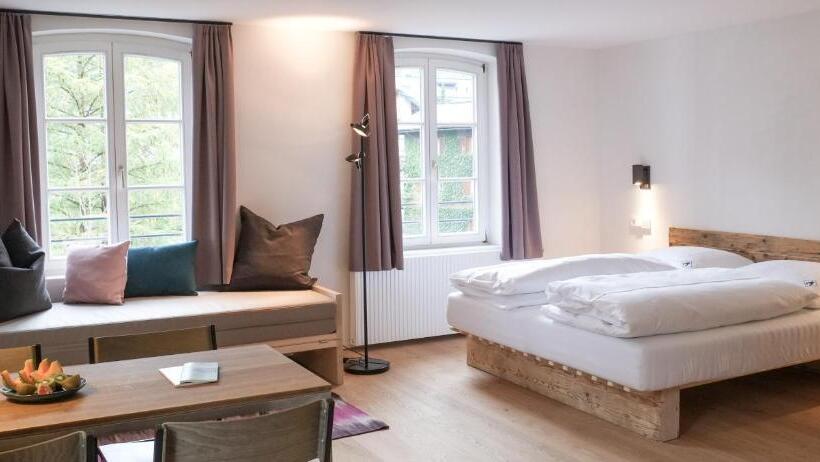 غرفة عائلية, Bären