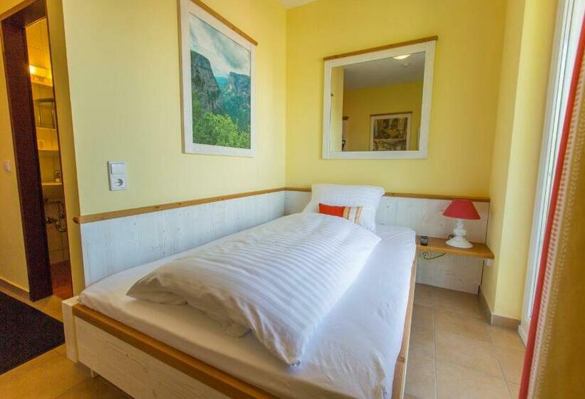 バルコニー付きシングルスタンダードルーム, Elia