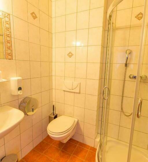 ファミリールーム, Elia