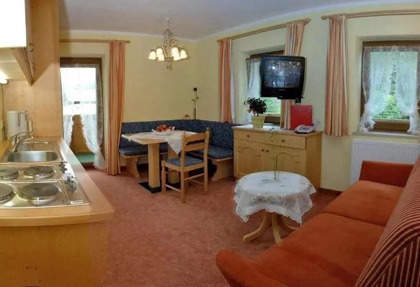 バルコニー付き1ベッドルームアパートメント, Pension Und Apartments Landhaus Marie