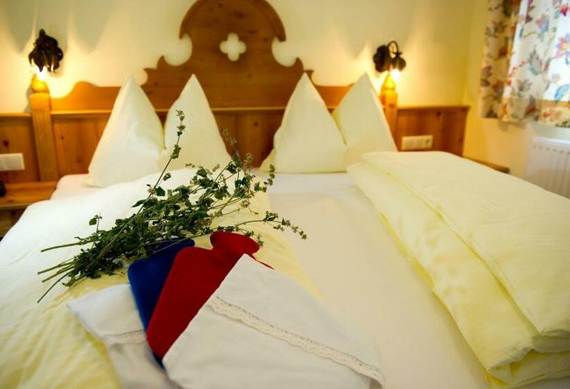 חדר סטנדרט, Naturhotel Huettenwirt In Middle Of Nature