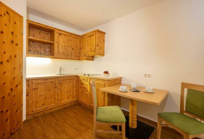 חדר סטנדרט, Naturhotel Huettenwirt In Middle Of Nature