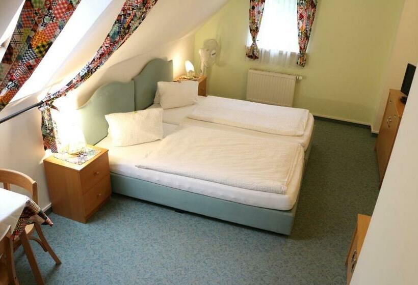 Номер Стандарт, Pension Alt Strassgang