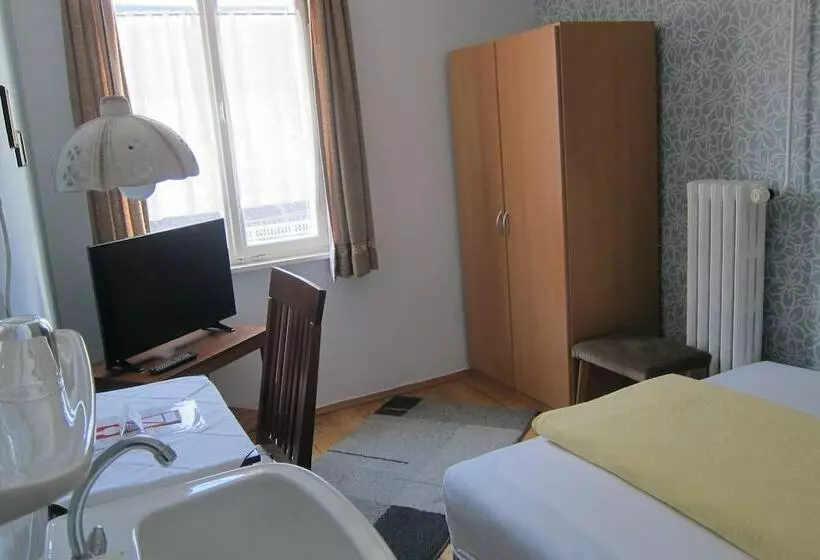 Standard Yhden Hengen Huone Jaettu Kylpyhuone, Pension Sonne Bed & Breakfast