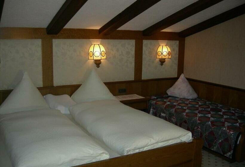 דירה בת חדר שינה 1 עם מרפסת, S'hoamatl