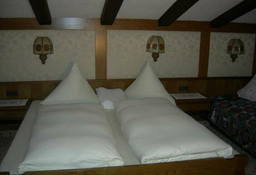 דירה בת חדר שינה 1 עם מרפסת, S'hoamatl