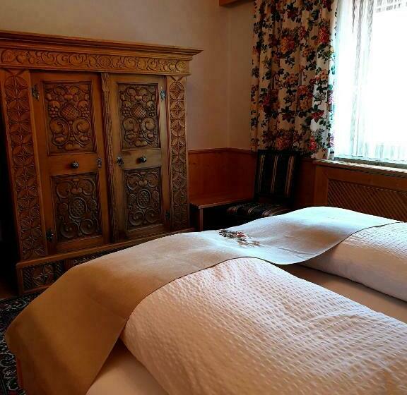 דירת שני חדרים עם מרפת, S'hoamatl