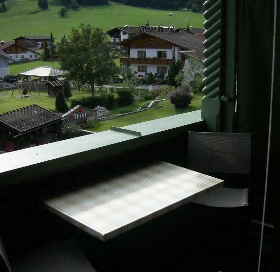 דירה בת חדר שינה 1 עם מרפסת, S'hoamatl