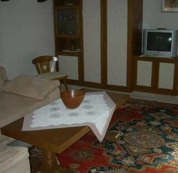 Huoneisto 1 Makuuhuone Parveke, S'hoamatl