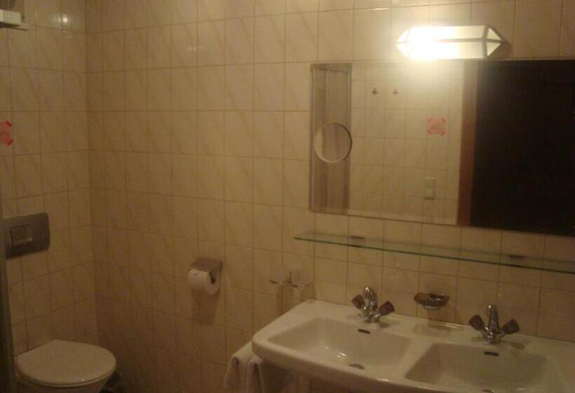 דירת שני חדרים עם מרפת, S'hoamatl