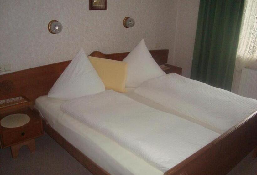 דירת שני חדרים עם מרפת, S'hoamatl