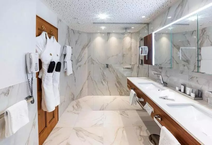 اتاق لوکس, Trofana Royal 5 Sterne Superior Resort