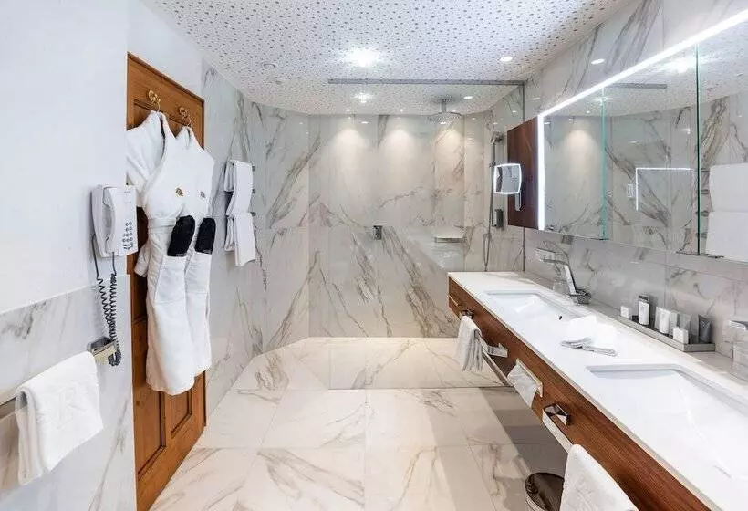 اتاق لوکس, Trofana Royal 5 Sterne Superior Resort
