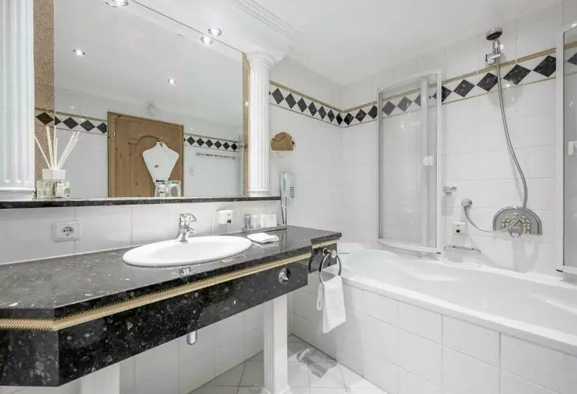 اتاق استاندارد یک نفره, Trofana Royal 5 Sterne Superior Resort