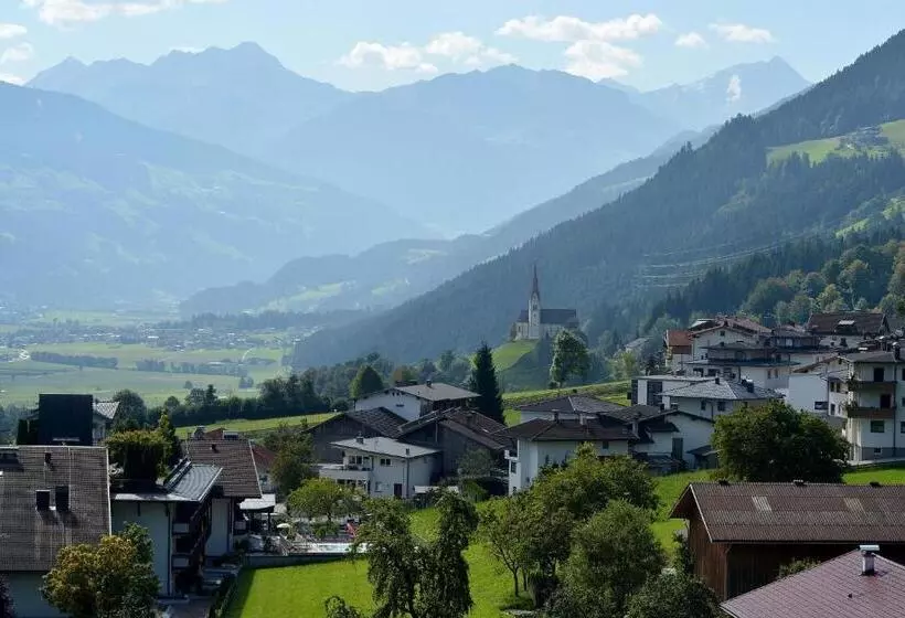 Sviitti Vuoristonäkymä, Waldfriede Der Logenplatz Im Zillertal