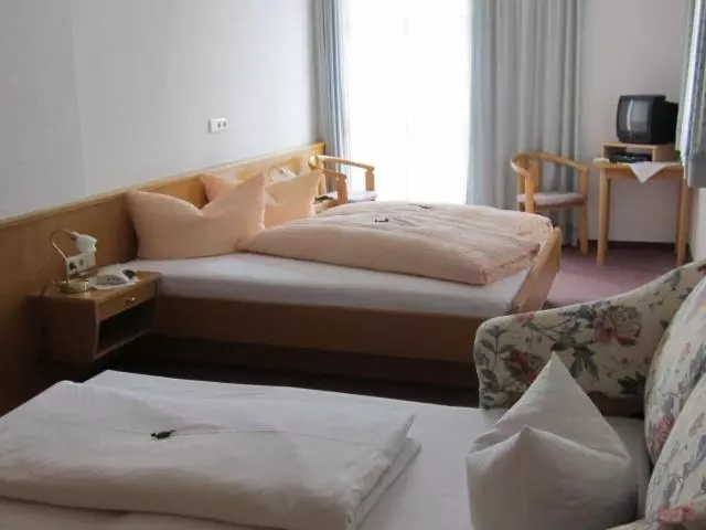 スタンダードトリプルルーム, Wirtshaus Zum Wiesejaggl