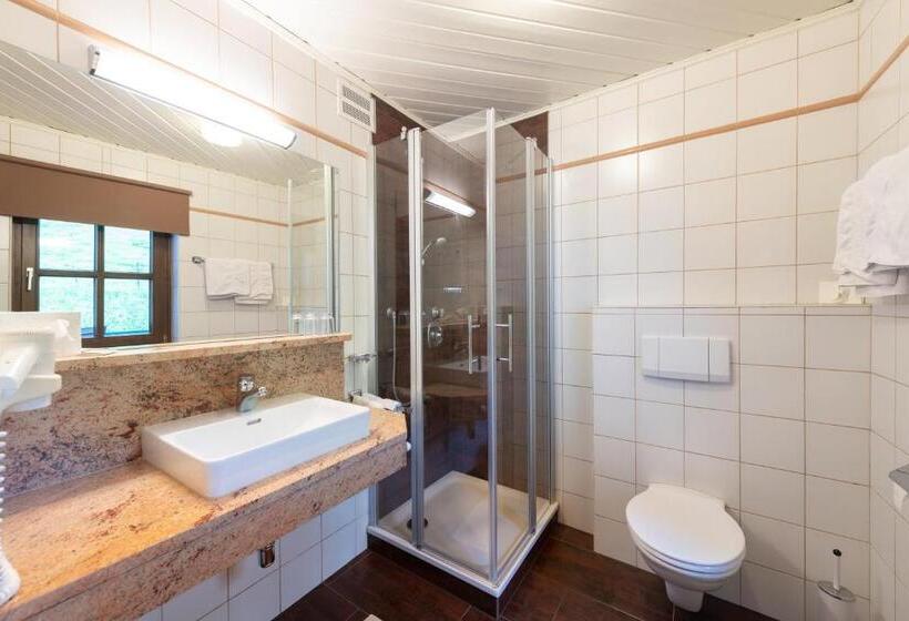 סטודיו משפחתי, Naturhotel Huettenwirt In Middle Of Nature