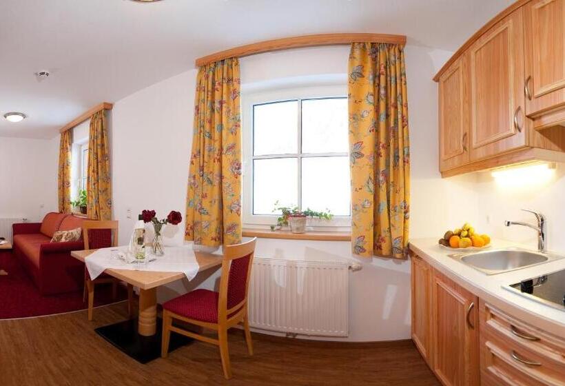 דירת משפחה, Naturhotel Huettenwirt In Middle Of Nature