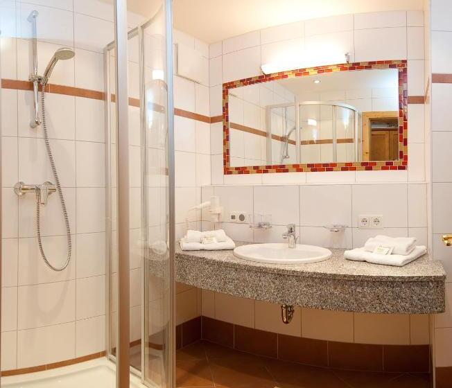 דירת משפחה, Naturhotel Huettenwirt In Middle Of Nature