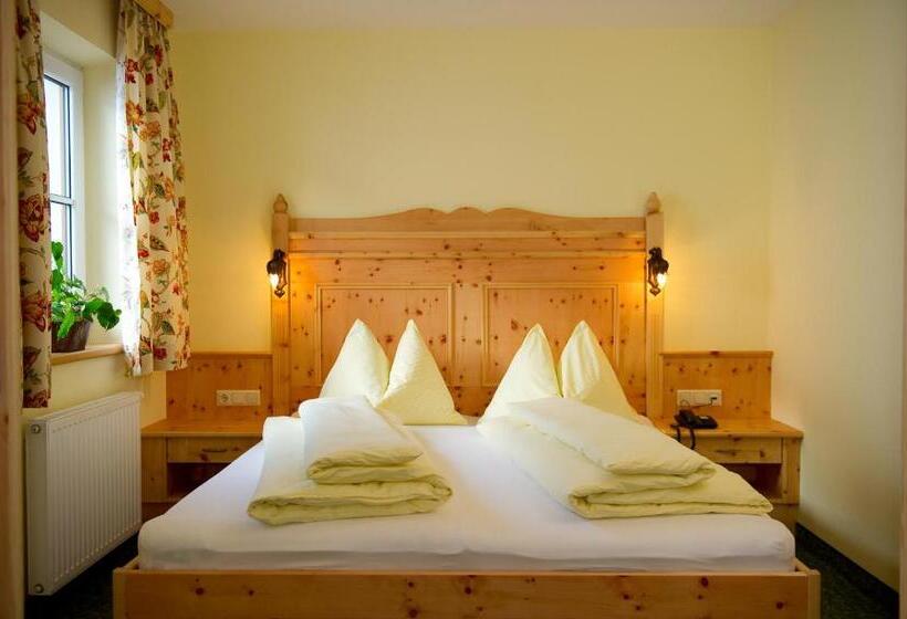 דירת משפחה, Naturhotel Huettenwirt In Middle Of Nature