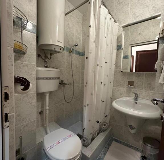 اتاق استاندارد چهارنفره با بالکن, Beatrix Lux