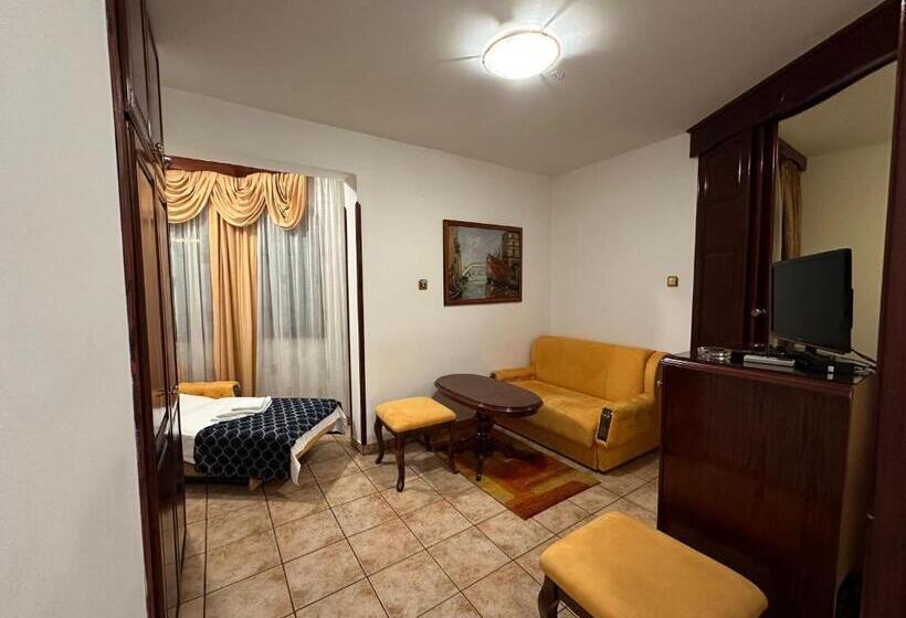 اتاق استاندارد چهارنفره با بالکن, Beatrix Lux