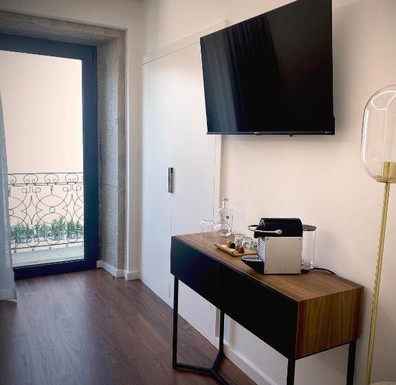 سوئیت با بالکن, Blue Ancora