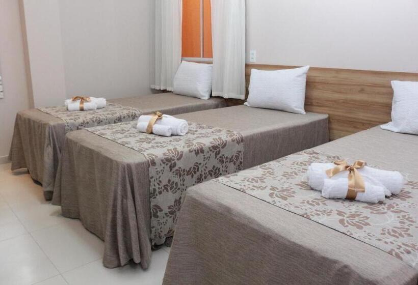 חדר סטנדרט לשלושה, Lc Palace