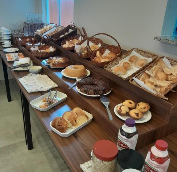 חדר סטנדרט לשלושה, Lc Palace