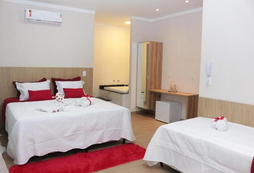 חדר סטנדרט לשלושה, Lc Palace