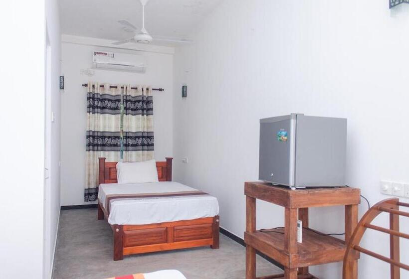 חדר משפחתי דלוקס, Murphy Cave