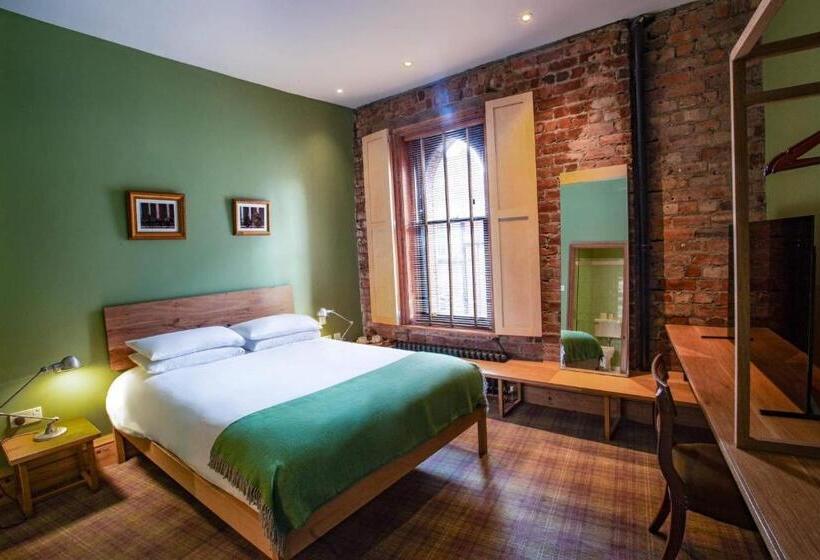 디럭스 룸, O Regans