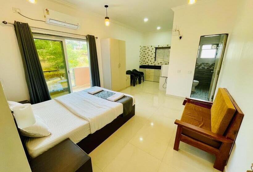 סוויטה עם מרפסת, Rsa Residency