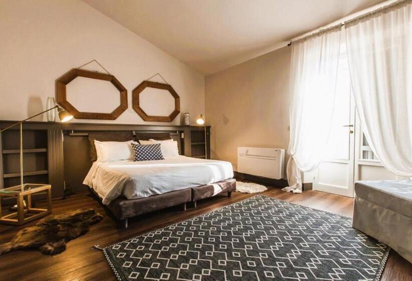 חדר משפחתי דלוקס, Surrounded By Tuscan Nature In Barga, Breakfast Included