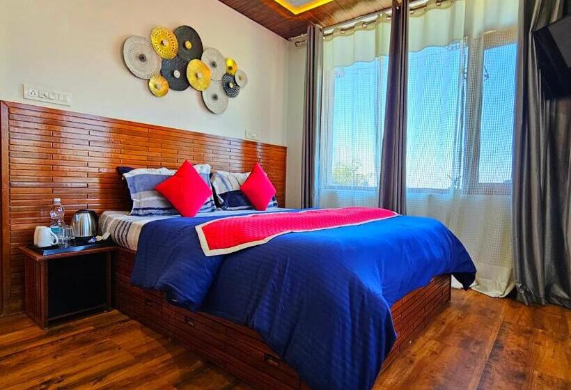 マウンテンビュースタンダードルーム, The Tulip Bir