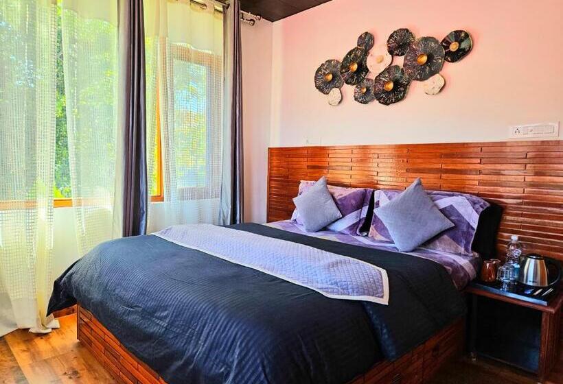 マウンテンビュースタンダードルーム, The Tulip Bir