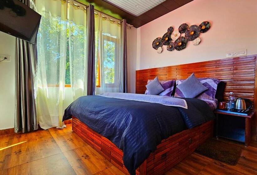 マウンテンビュースタンダードルーム, The Tulip Bir