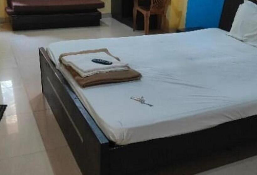 غرفة قياسية, Z Square Bicholim Goa