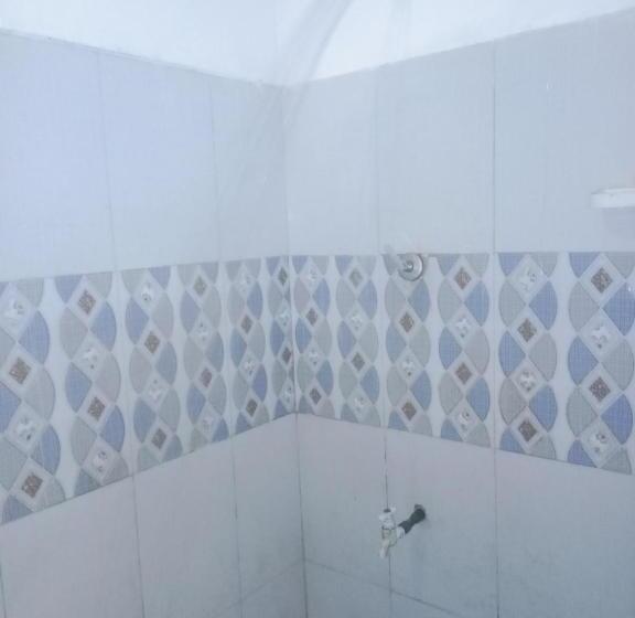 标准单人间, Sandaru Wave Surfing