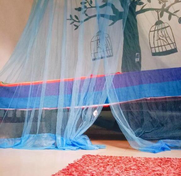 标准单人间, Sandaru Wave Surfing